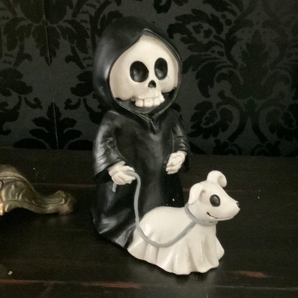 Unknown Other - HALLOWEEN Viral Grim reaper walking dog statue